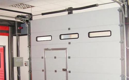 山丹工业提升门的安装方法