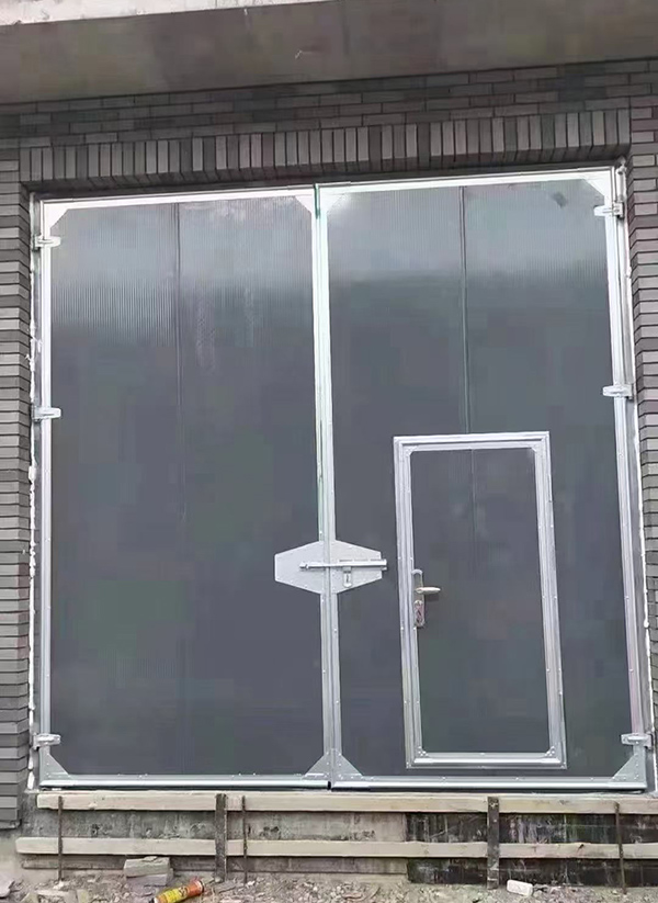 山丹工业平开门在大型设备制造车间的应用实例